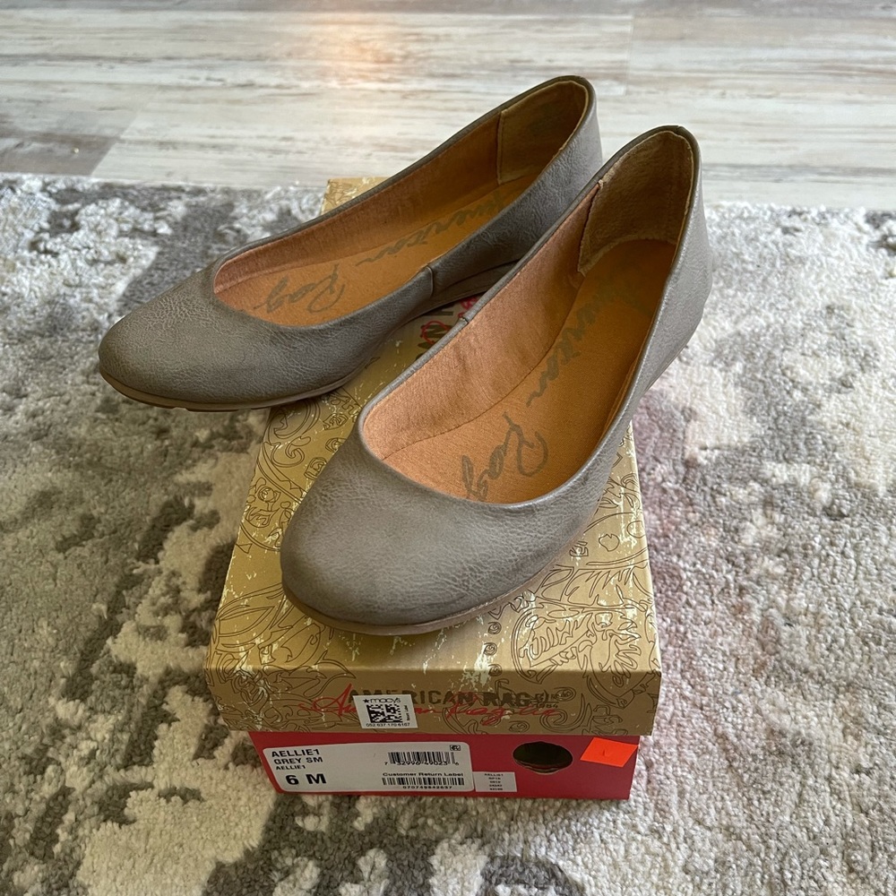 🆕BRAND NEW AMERICAN RAG DISTRESSED GREY FLATS!😍